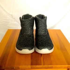 Sketchers Wash-a-Wool Boots 8M